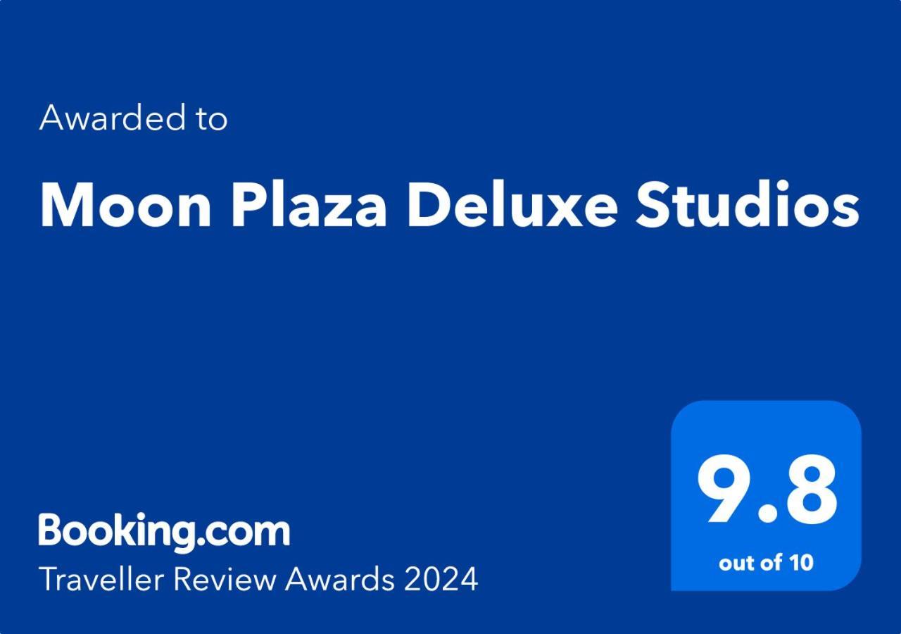 Moon Plaza Deluxe Studios Bukares Bagian luar foto