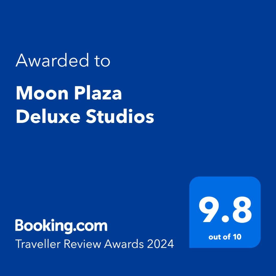 Moon Plaza Deluxe Studios Bukares Bagian luar foto